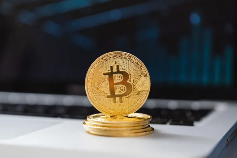 Bitcoin vs Gold: How Investors Compare Digital and Traditional Assets
