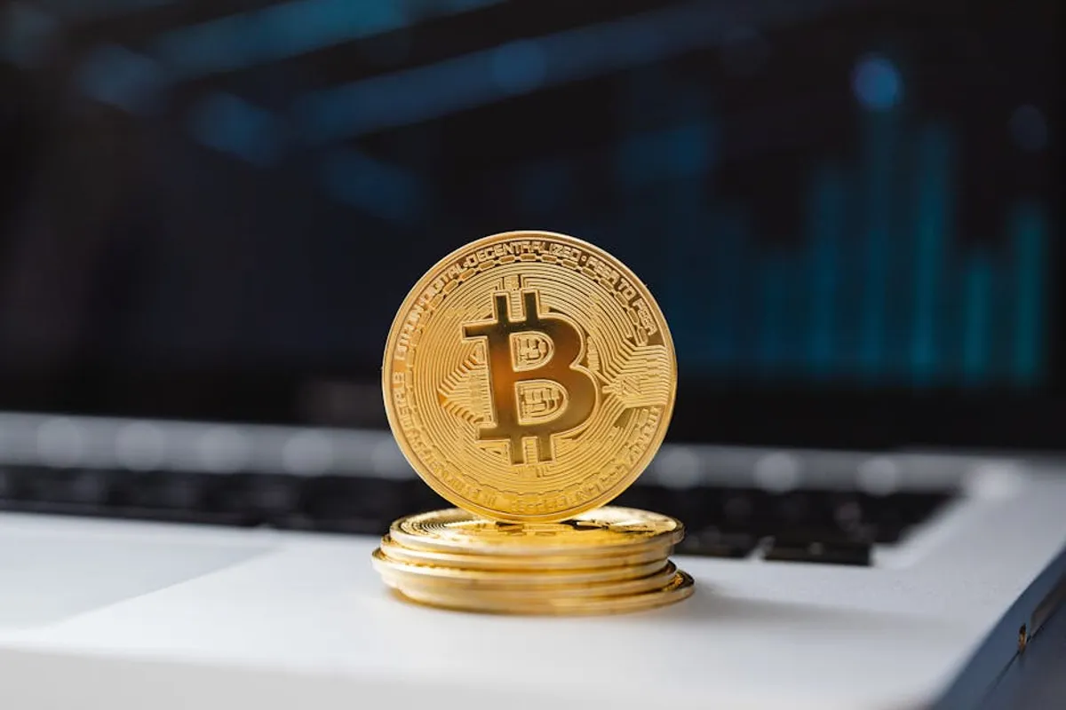 Bitcoin vs Gold: How Investors Compare Digital and Traditional Assets