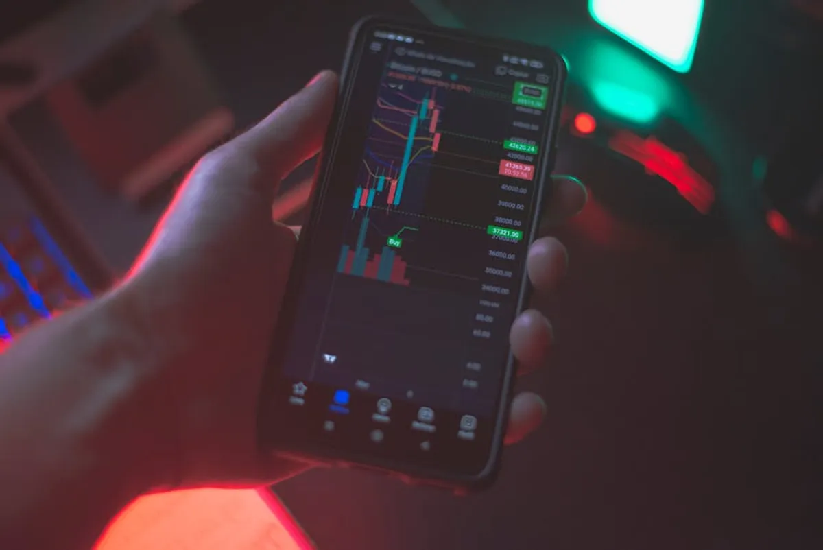 Trading vs Investing: Key Differences